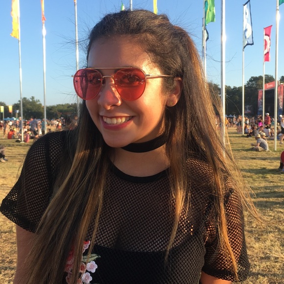 Meet your Posher, Alejandra - Picture 1 of 1